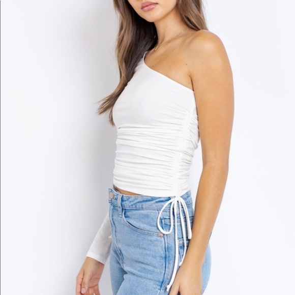 NWT Ribbed fabrication ruched sides one sleeve top - Picture 5 of 7